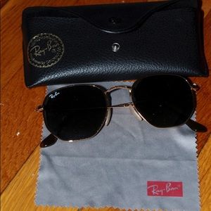 Must Go‼️ Like New Unisex New Rayban Hexogonal Sunglasses. Read Description